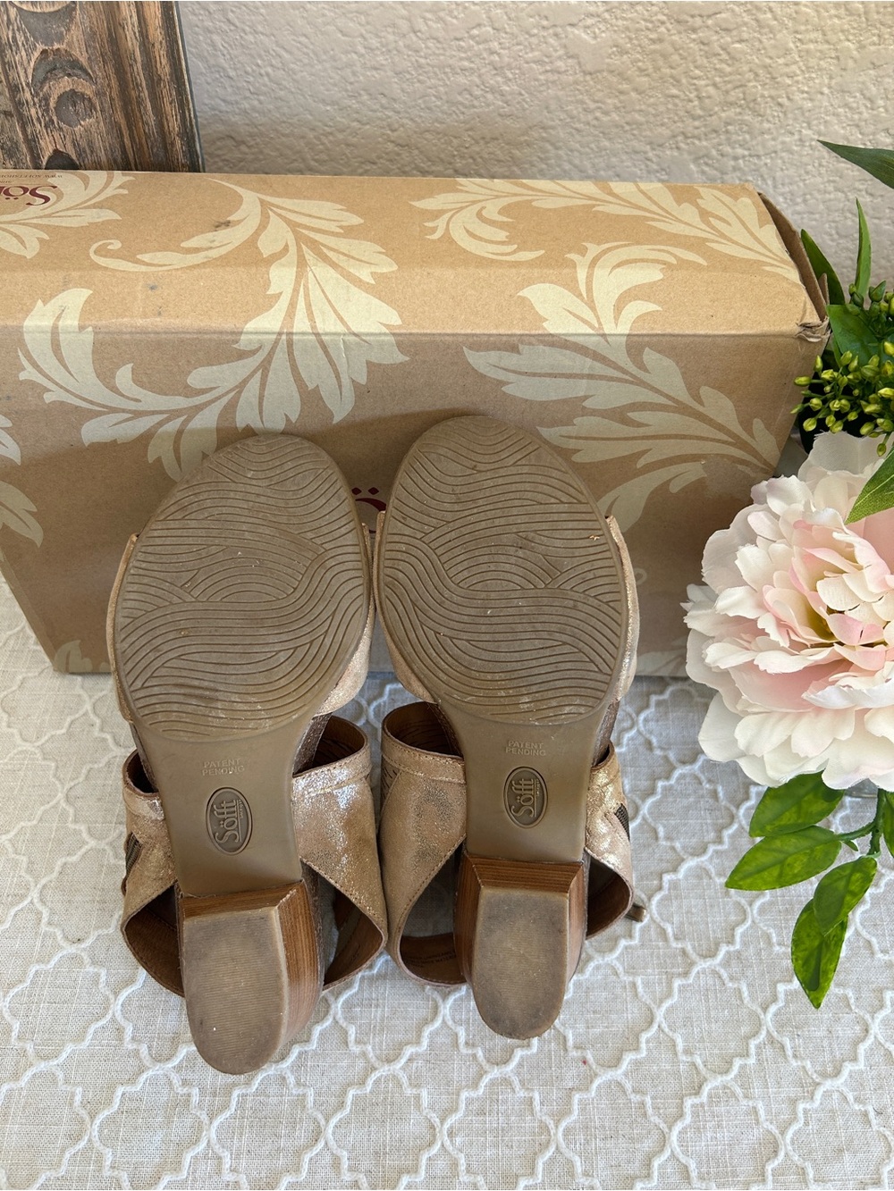 Sofft Milan,Metallic Champagne Open-Toe Block Heel Mules, size 9M, stylish comfy - Picture 11 of 13